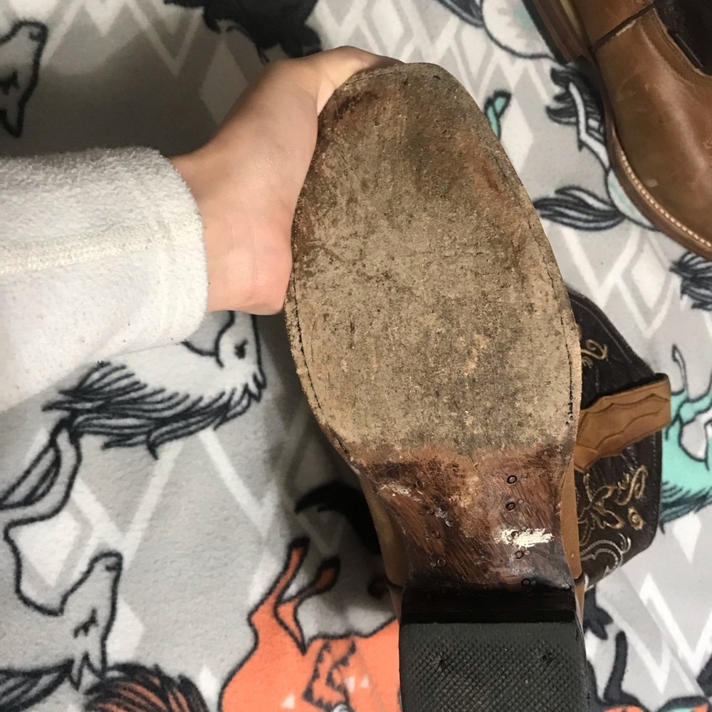 Boots - Picture 3 of 3